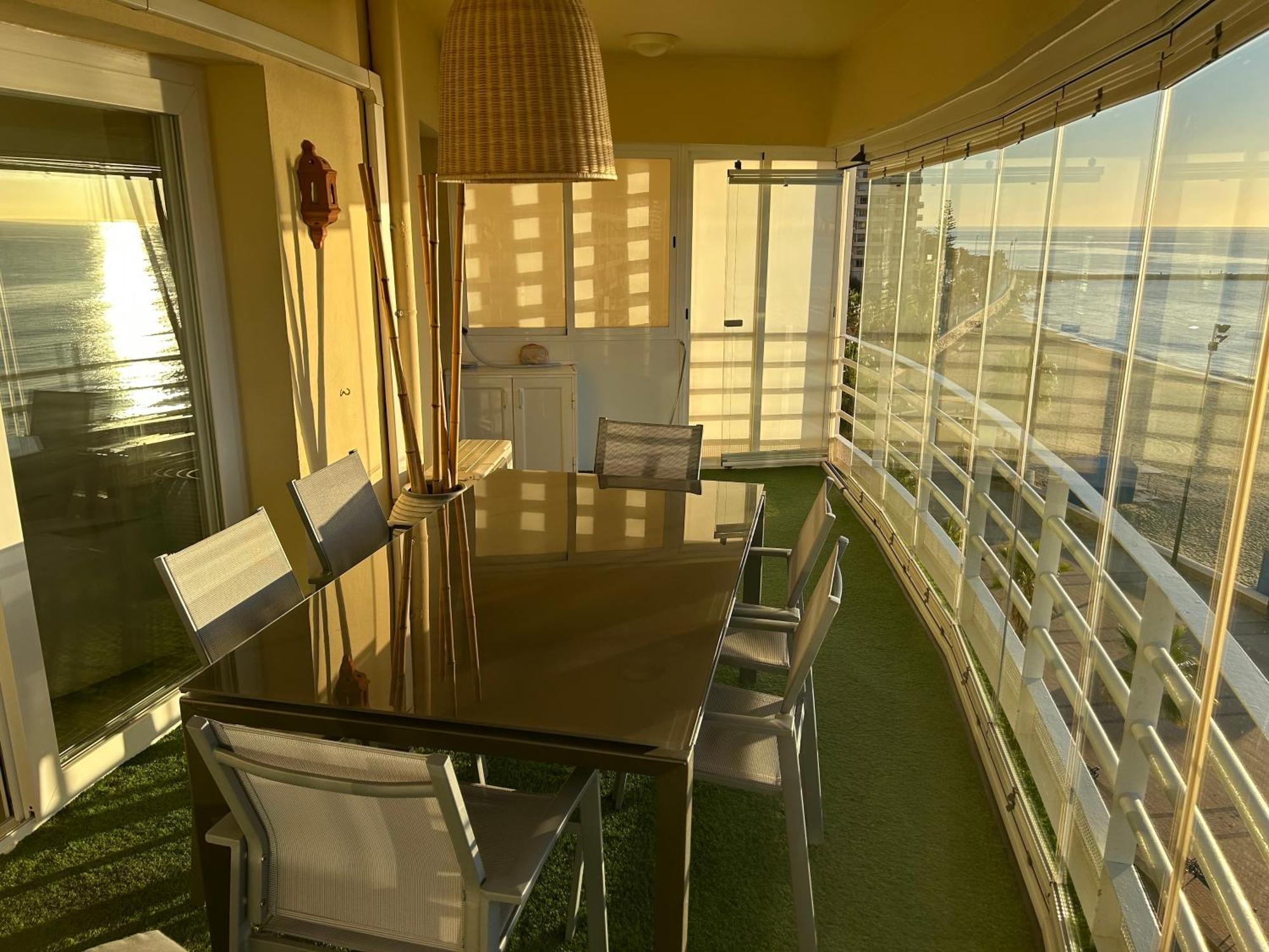 Apartamento En Primera Linea/Beachfront Apartment Fuengirola Εξωτερικό φωτογραφία